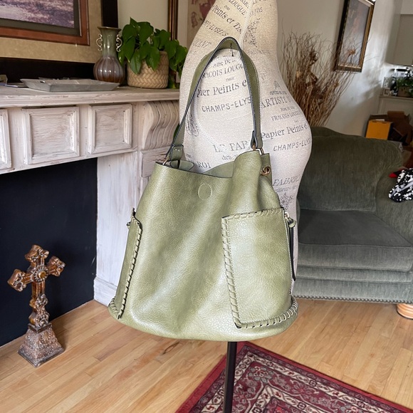 Handbags - Olive Green Leather Bucket Bag w/ Stylish Zippered Pockets
